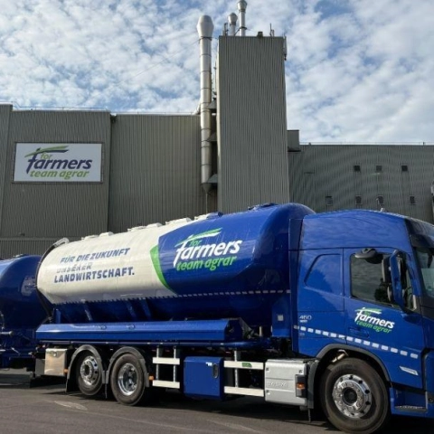 Logistik LKW - ForFarmers team agrar