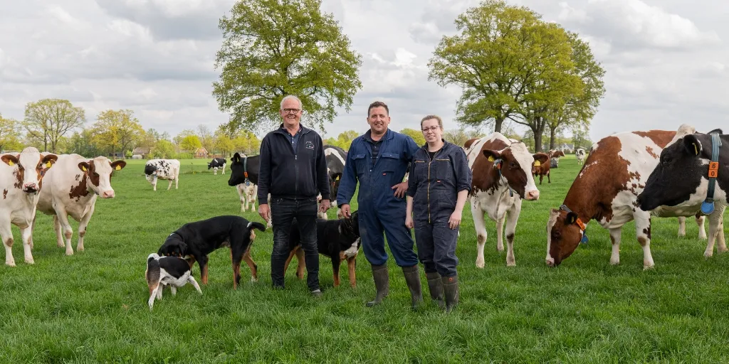 Persfoto Familie Groot Nibbelink 1024 512 px - ForFarmers Nederland